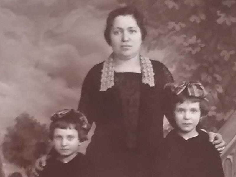 Knowing Her Only Through Pictures